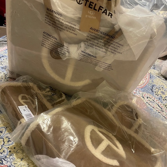 Large Telfar Ugg Bag - Picture 3 of 3